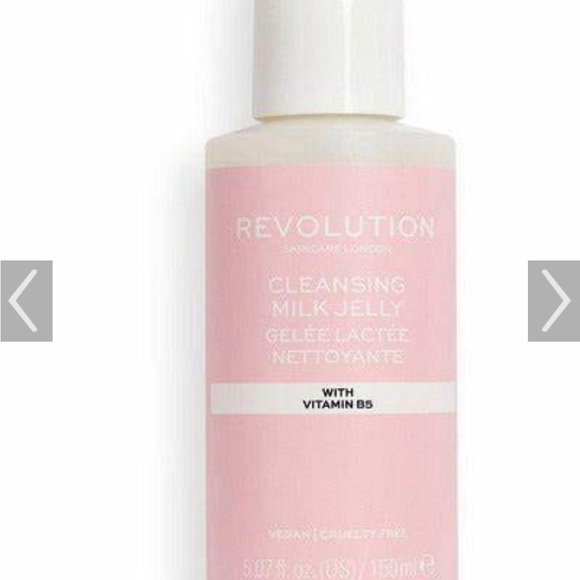 Revolution Pink Cleanser & Exfoliant - Picture 1 of 3